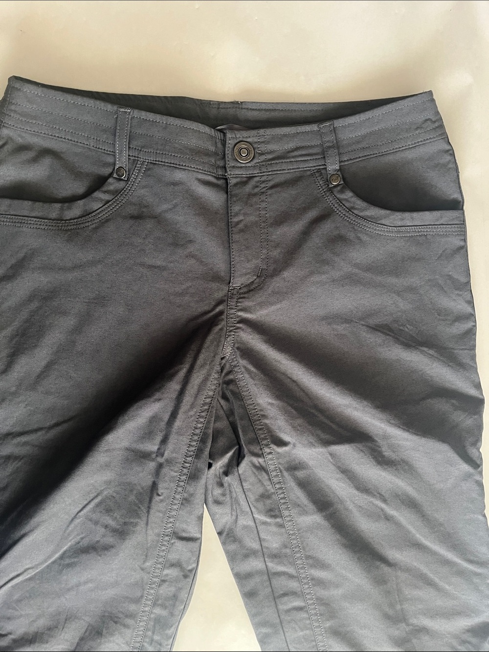 Kuhl Grey Capris Size 6